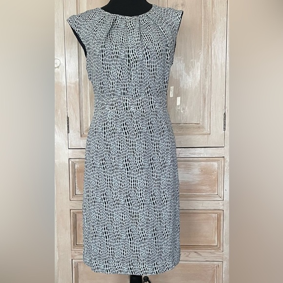 Tory Burch Dresses & Skirts - Tory Burch Women's Silk Dress Sleeveless Black and White Patterned